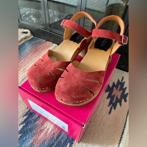 Swedish Hasbeens size 40 (Women’s size 8-8.5) Baskemölla High, Rust Color